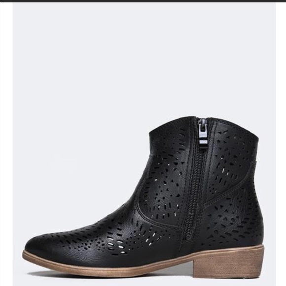 Black Pointy Toe Perforated Laser Cut Ankle Bootie - Picture 3 of 3